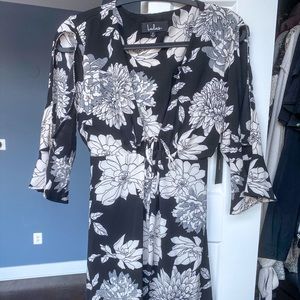 Lulu’s black and white floral baby doll dress